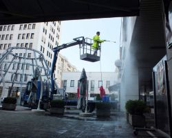 14.7.2012 CISCENJE FASADE  LJUBLJANA (33).JPG