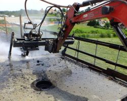 06.6.2012 VIADUKT TREBNJE - ODSTRANJEVANJE HIDROIZOLACIJE (39).JPG