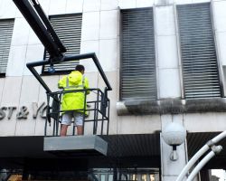 14.7.2012 CISCENJE FASADE  LJUBLJANA (11).JPG